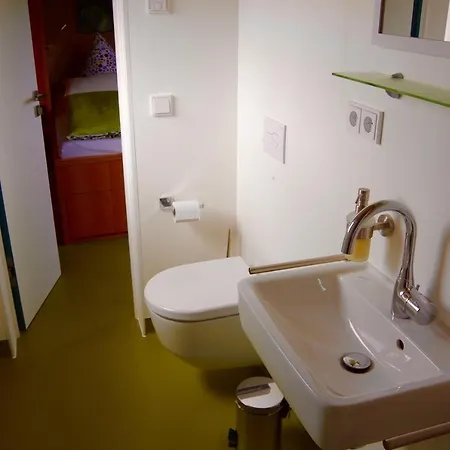 Holiday home Urlaubsbahnhof-schlafwagen