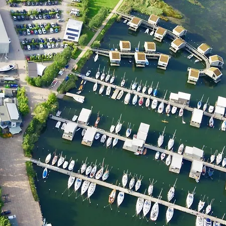 Urlaubsbahnhof-schlafwagen * Lauterbach (Rugen)