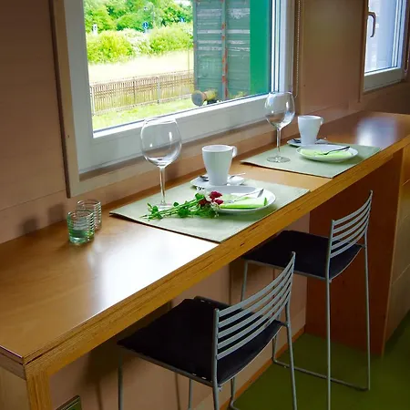 Holiday home Urlaubsbahnhof-schlafwagen